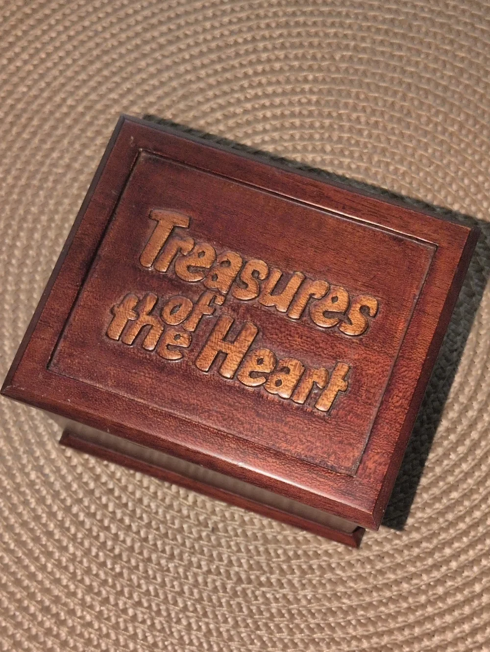 Wooden 'Treasures of the Heart' Keepsake Box - Mahogany Made In Indonesia